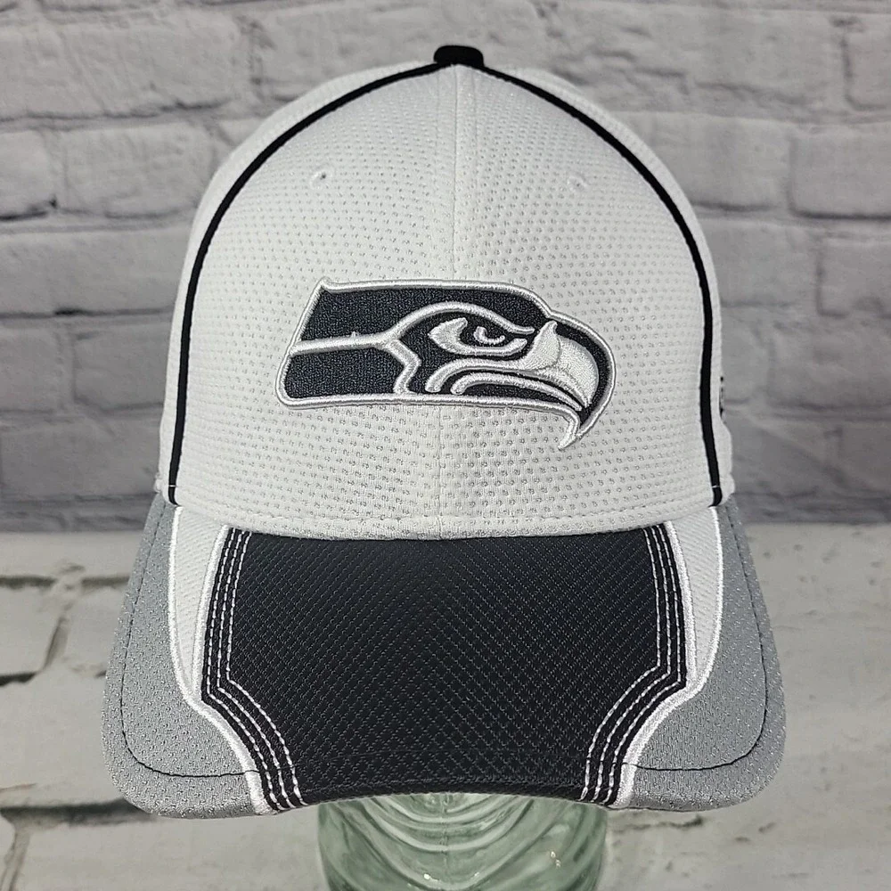 Seattle Seahawks New Era NFL Hat Fitted Med Large‎ Ball Cap